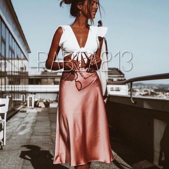 LAST 1!🔥ZARA PINK SATIN SKIRT - Picture 4 of 16